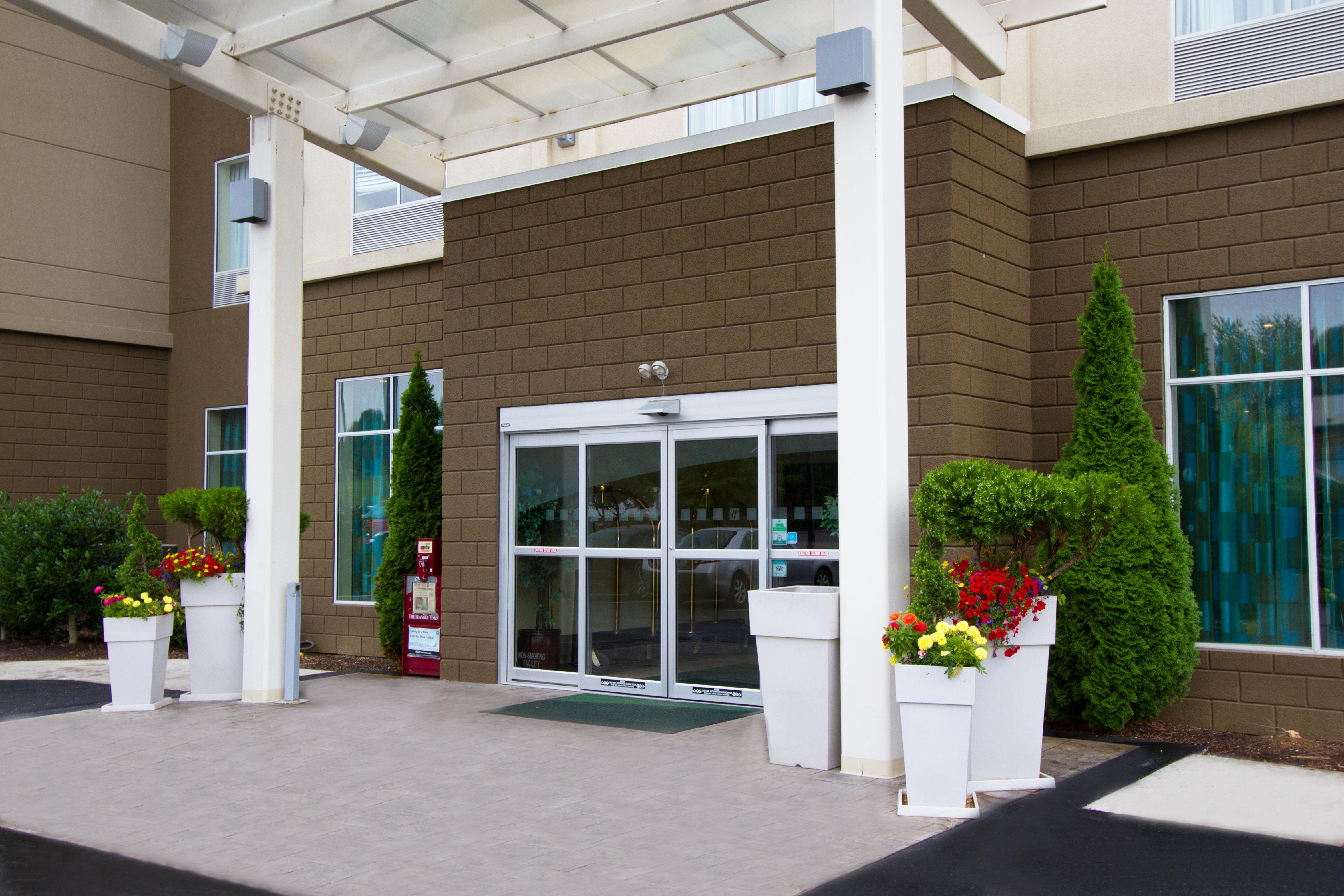 Holiday Inn Christiansburg Blacksburg By Ihg Kültér fotó
